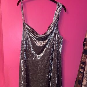 Elegant Velvet Dress in Silver